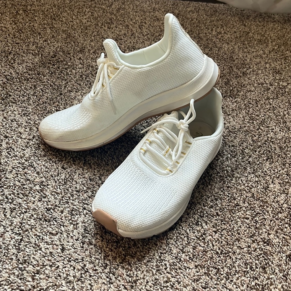 White Gymshoes